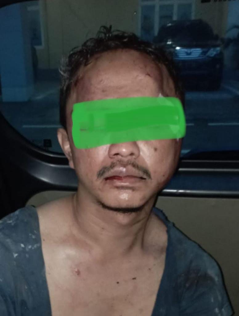 Diduga Pelaku Ganjal ATM Babak Belur Dihajar Masa, Anggota Polsek Cisoka Gerak Cepat Amankan Pelaku