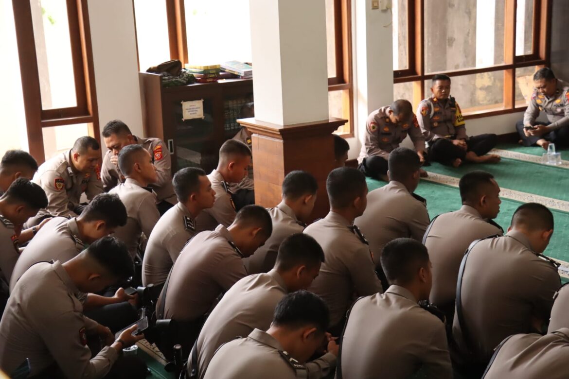 Polres Ciamis Perkuat Kedisiplinan Personel melalui Bimbingan Rohani