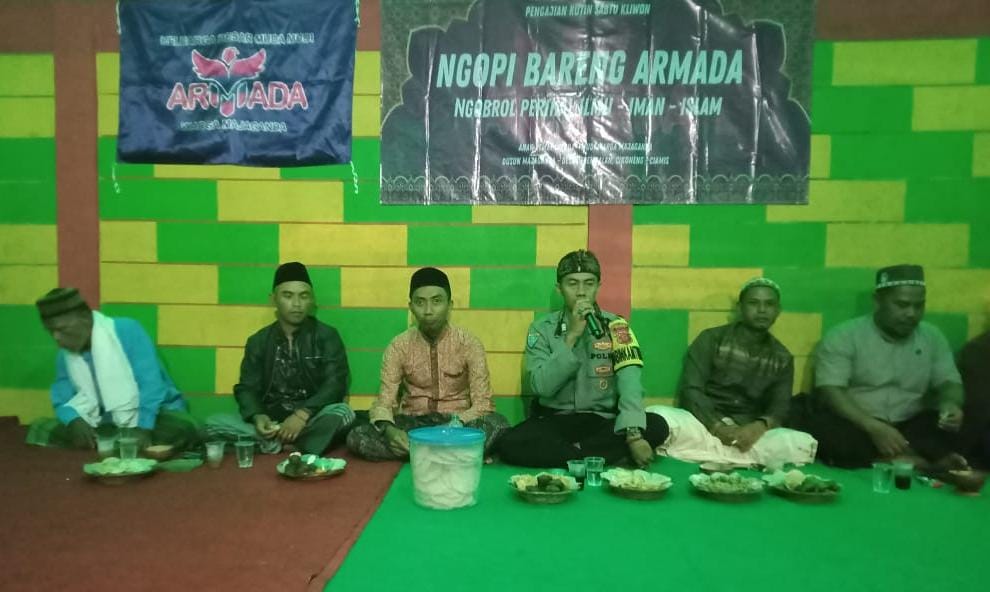 Polsek Cikoneng Polres Ciamis Koorkom Warga Desa Gegempalan Beri Imbauan Kamtibmas
