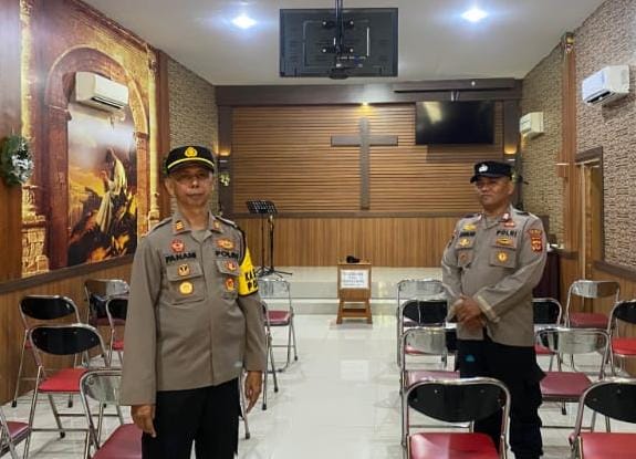 Berikan Rasa Aman, Kapolsek Banjarsari Polres Ciamis Monitoring Ibadah Minggu di GPDI