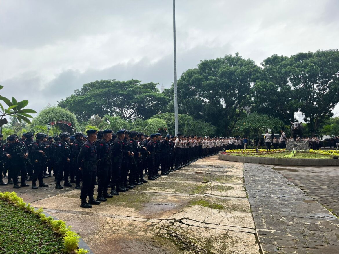 Polda Banten Kawal Aksi Buruh Tuntut Kenaikan UMK