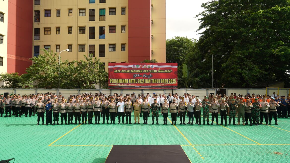 Apel Gelar Pasukan Operasi Lilin Jaya 2024, Polres Jakbar Siapkan 838 Personel gabungan untuk Pengamanan Nataru 2025