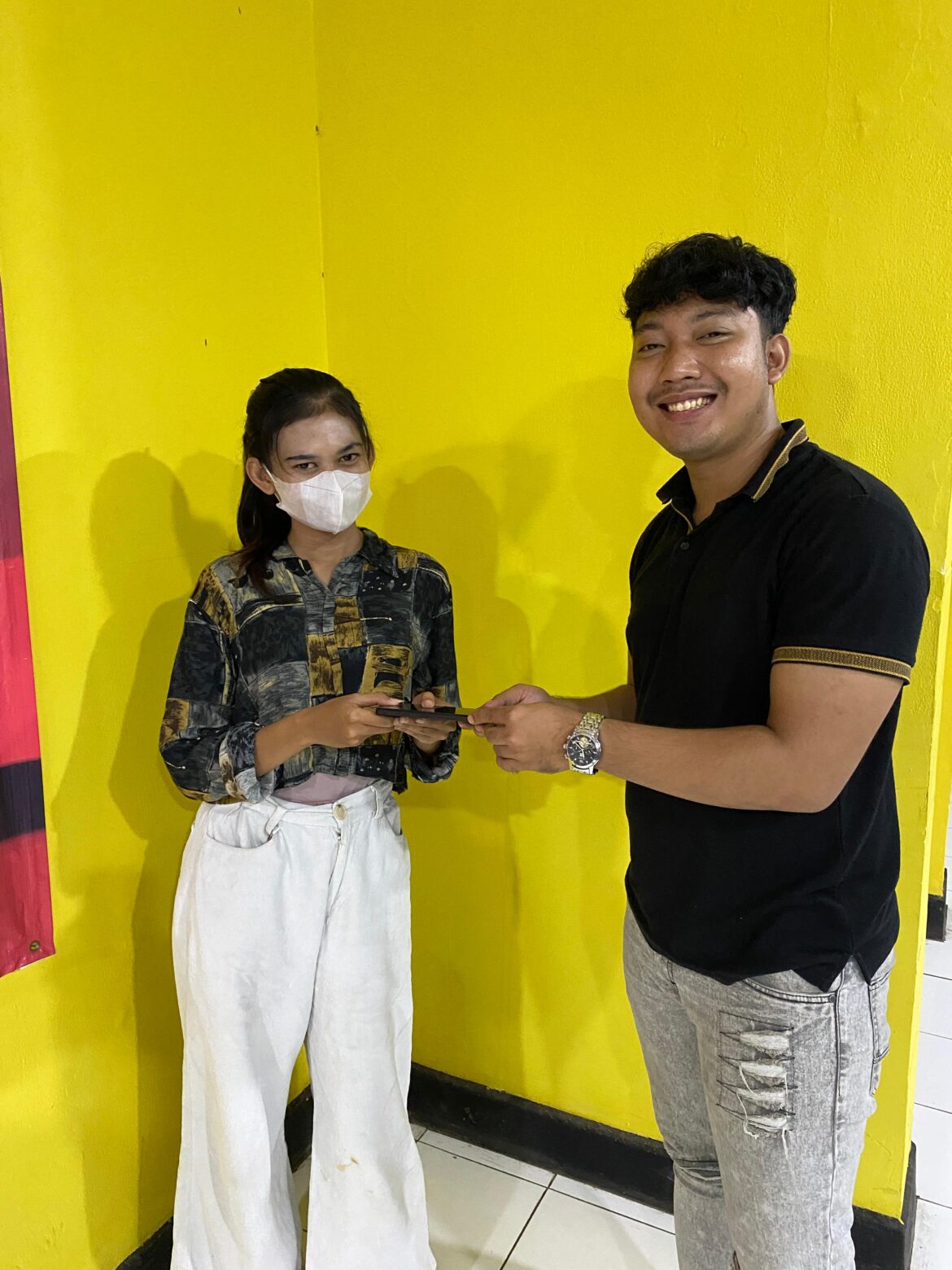 Respons Cepat dan Humanis, Polsek Palmerah Bantu Warga Slipi yang Kehilangan HP