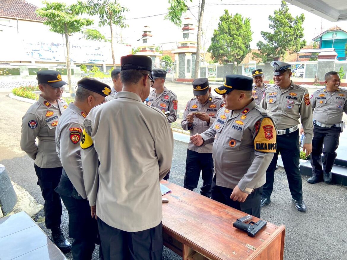 Polres Ciamis Gelar Apel Pengecekan Senjata Api Organik Polri Polres Ciamis