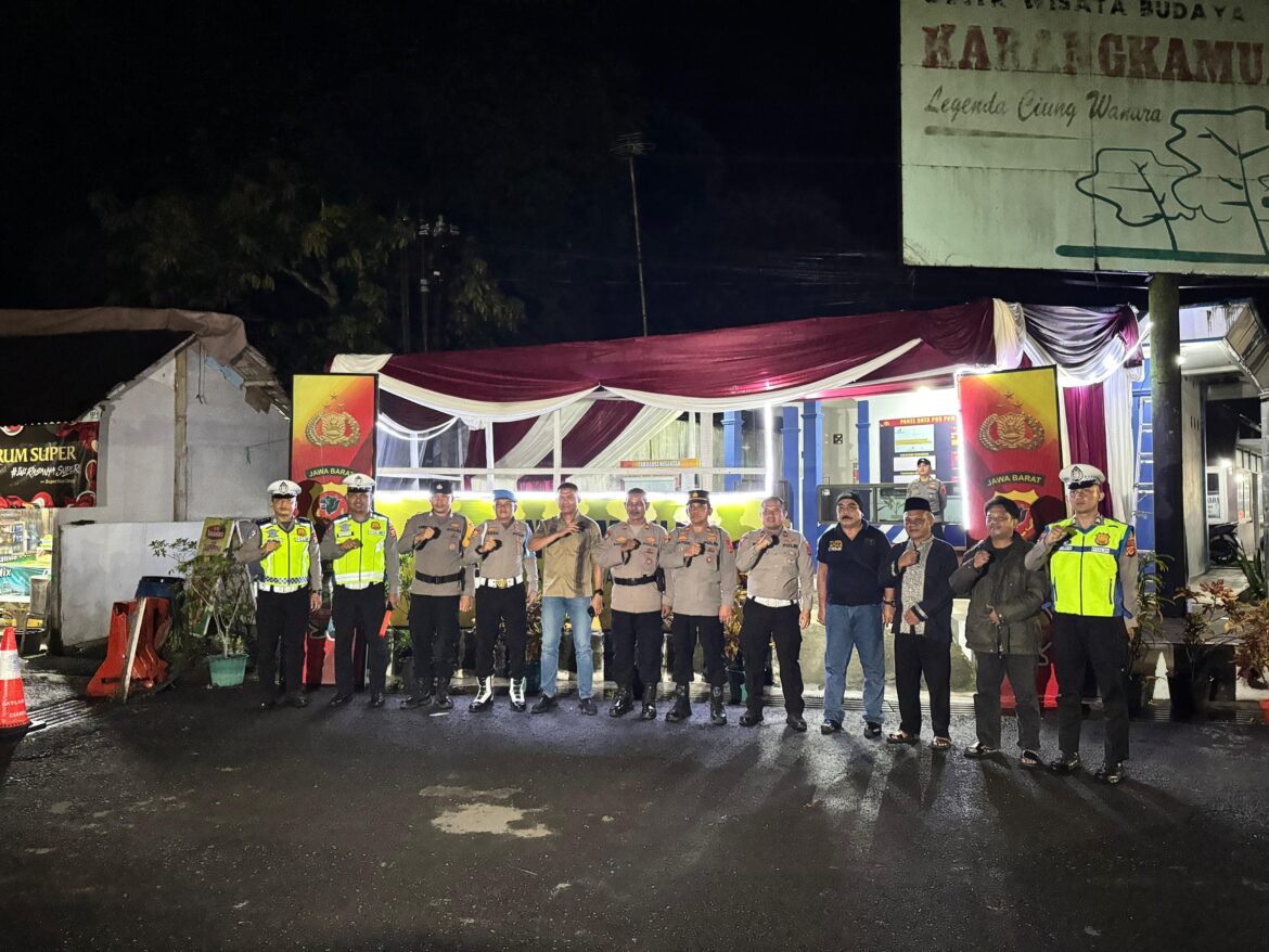 Kapolres Ciamis Tinjau Pospam Karangkamulyan: Pastikan Pengamanan Natal dan Tahun Baru 2025 Aman