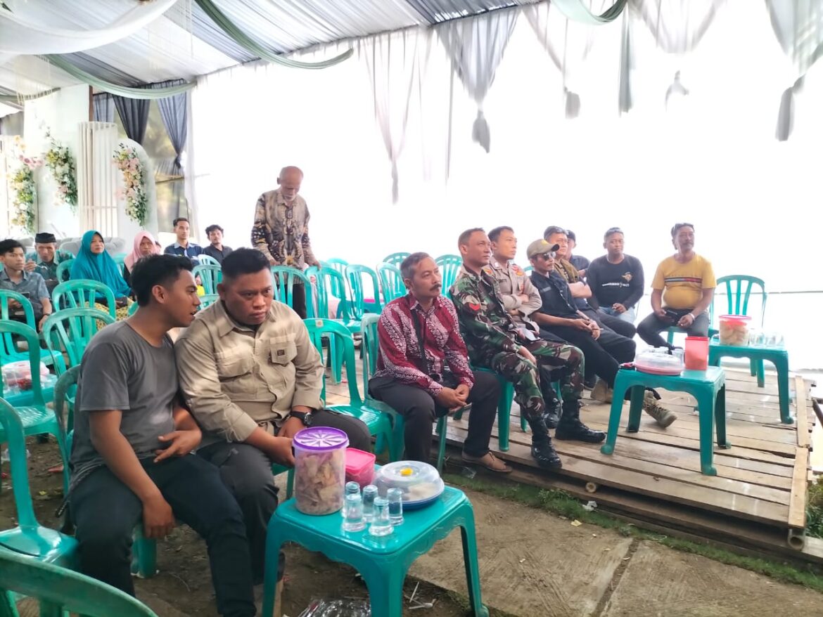 Soliditas TNI-Polri, Polsek dan Koramil Lakbok Pastikan Kegiatan Warga Sukamaju Berjalan Aman