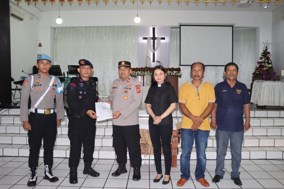 Polres Ciamis Laksanakan Sterilisasi Tempat Ibadah Umat Nasrani untuk Perayaan Natal 2024