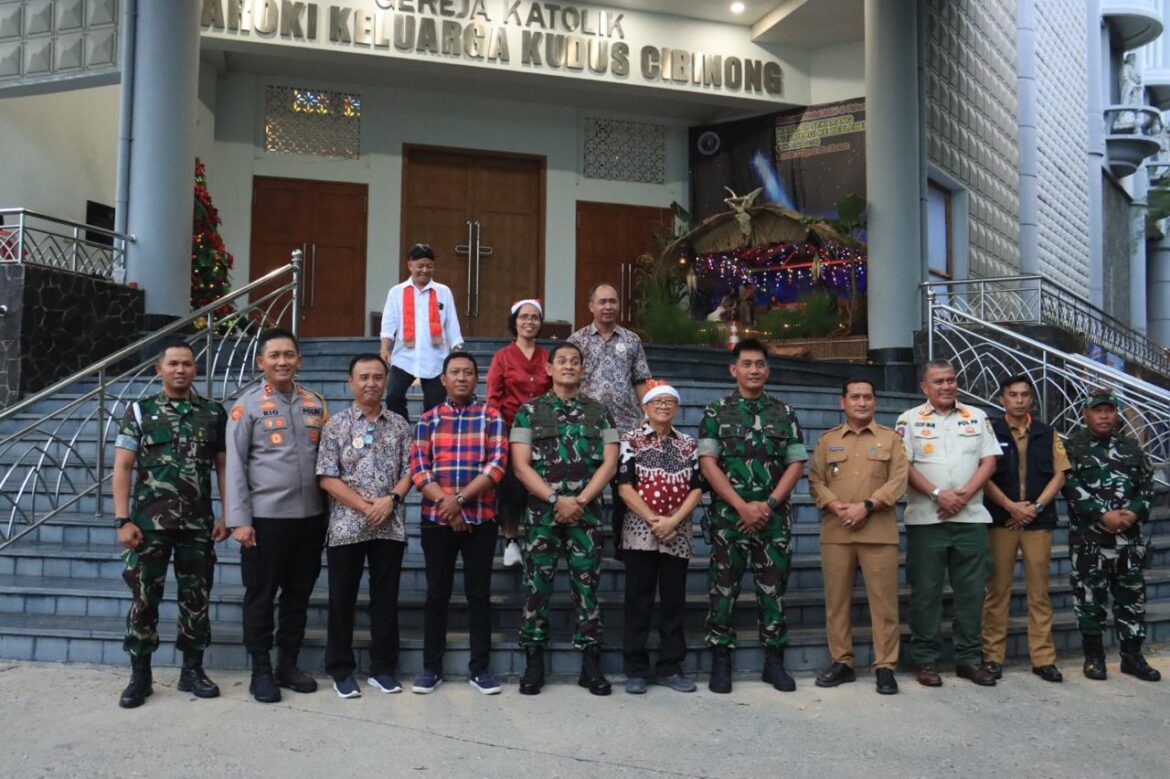 Kapolres Bogor Bersama Danrem 061/SK Dan Pejabat Lainnya Tinjau Pengamanan Malam Natal 2024 Di Gereja – Gereja Wilayah Kabupaten Bogor