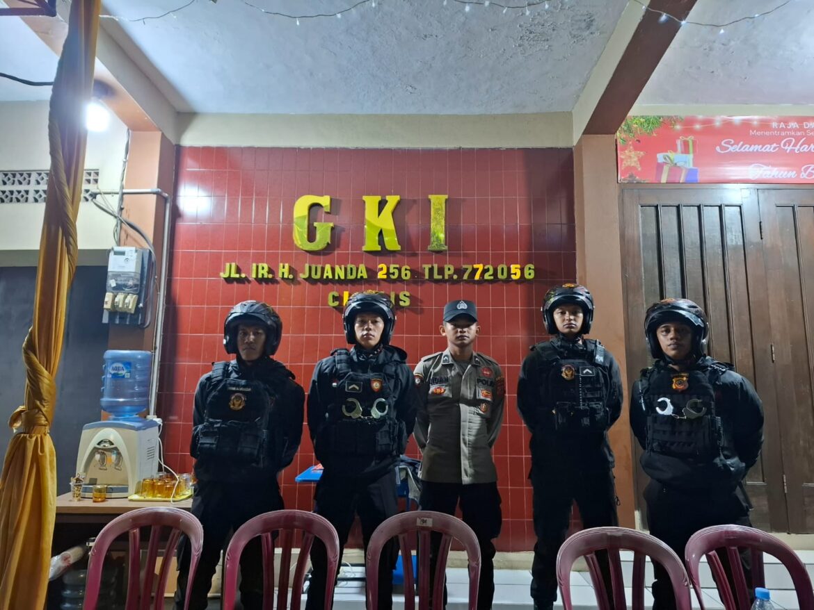 Pastikan Gereja Amam di Malam Natal, Satgas Preventif Patroli Ops Lilin Lodaya 2024 ke GKI