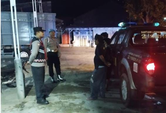 Ops Lilin 2024, Polsek Sukadana Polres Ciamis Patroli Dialogis di Jam Rawan Berikan Kenyamanan Warga