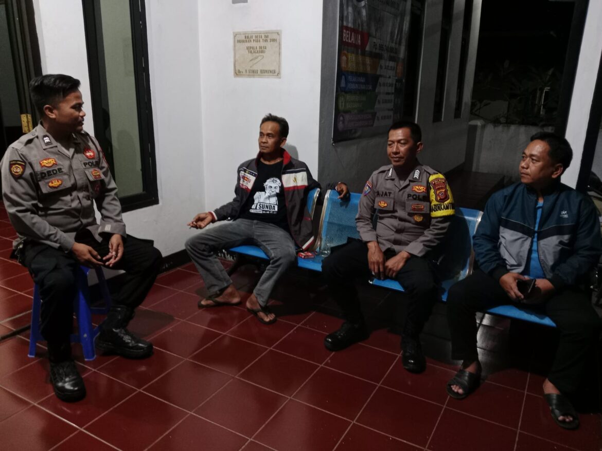 Berikan Rasa Aman, Personel Polsek Kawali Polres Ciamis Patroli Dialogis di Malam Hari