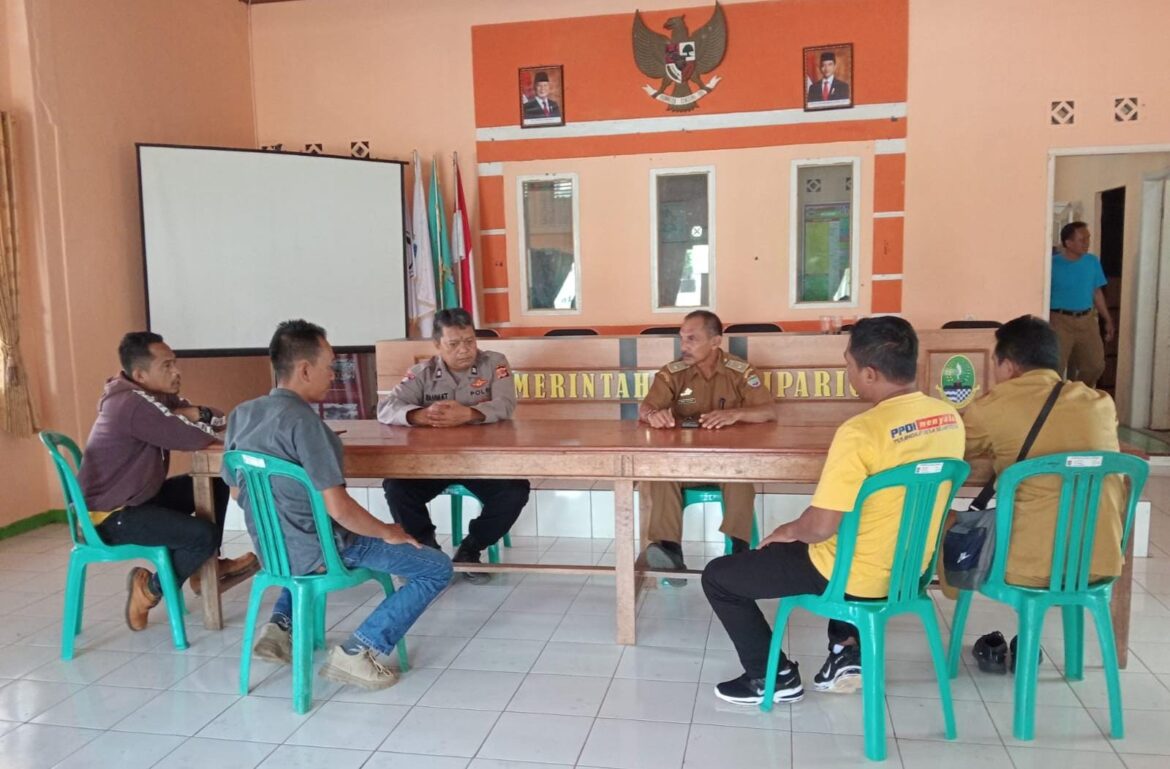 Polsek Sukadana Polres Ciamis Datangi Koorkom Kamtibmas Bersama Kepala Desa Ciparigi
