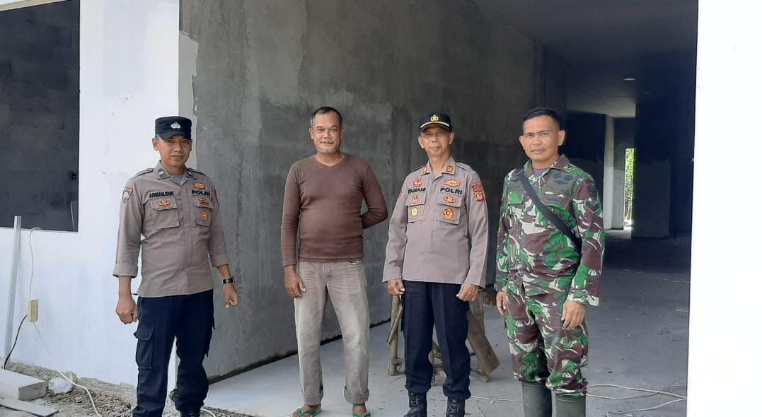 Kapolsek Banjarsari Laksanakan Silaturahmi Kamtibmas dan Monitoring Pembangunan Dapur Sehat di Desa Cibadak