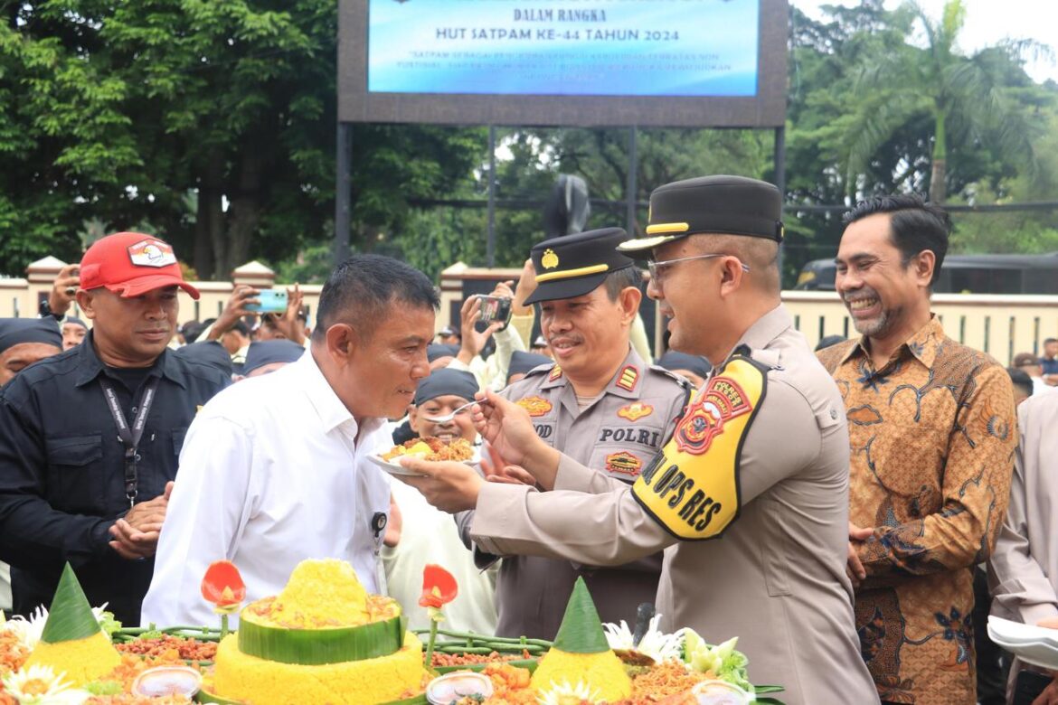 Polres Bogor Gelar Apel Besar dan Syukuran Dalam Rangka HUT Satpam ke-44 Dilaksanakan Dengan Khidmat