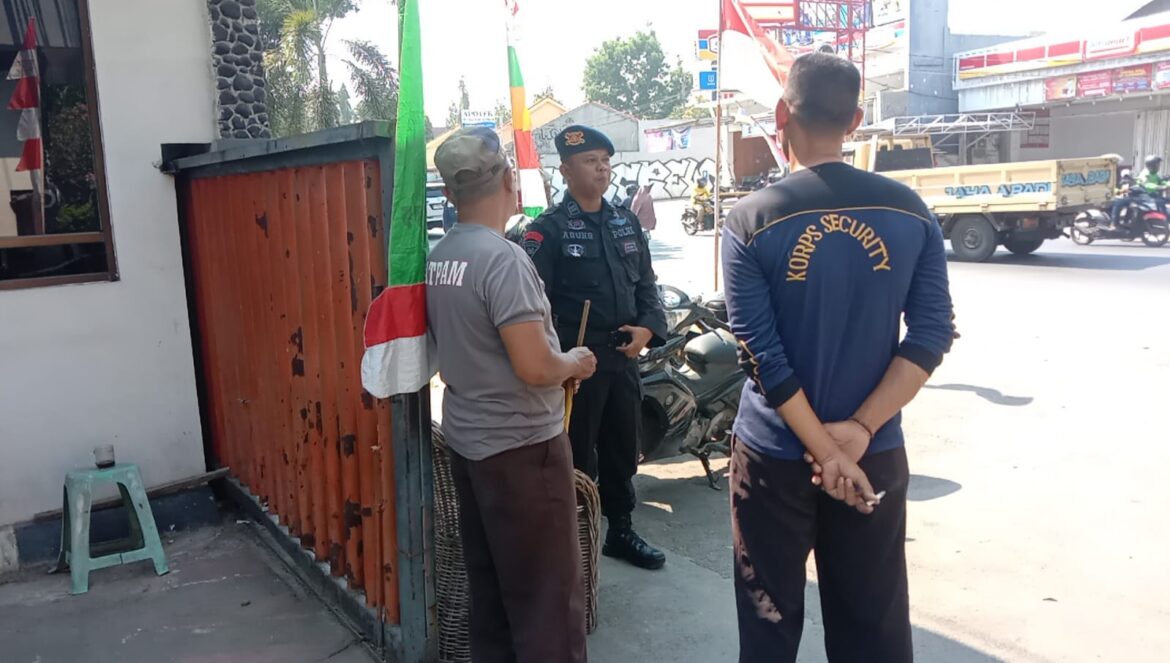Sat Brimob Polda Jabar Harkamtibmas Cegah Tindak Kejahatan