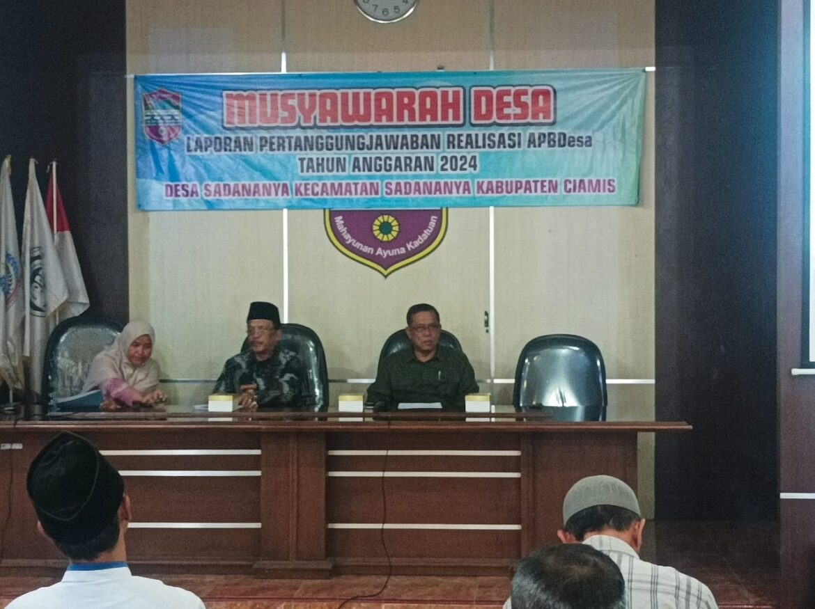 Polsek Ciamis Polres Ciamis Ikuti Musdes Realisasi Anggaran Tahun 2024 di Desa Sadananya