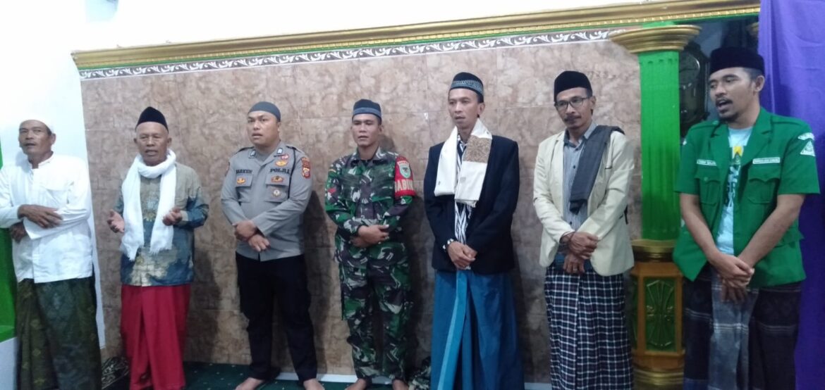 Polsek Cihaurbeuti Polres Ciamis Ikuti Kegiatan Peringatan Isra Mi’raj di Desa Sumberjaya