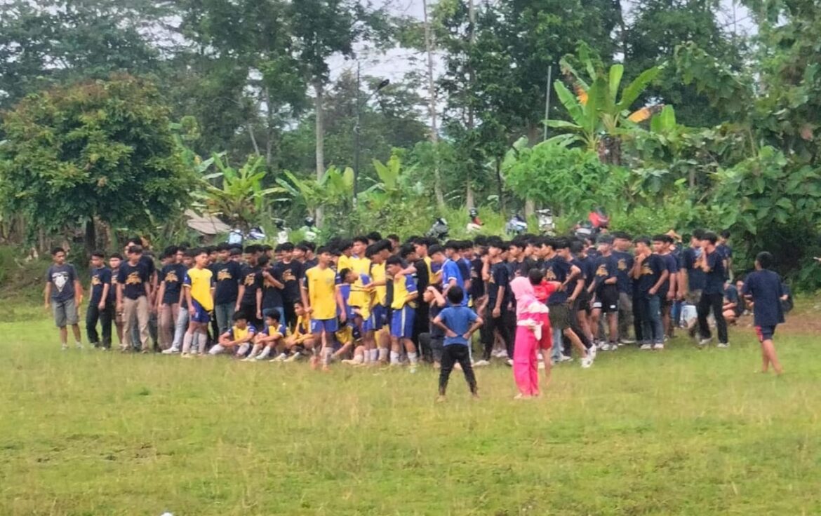 Polsek Ciamis Polres Ciamis Beri Pengamanan Turnamen Sepak Bola Tut Wuri Handayani Cup