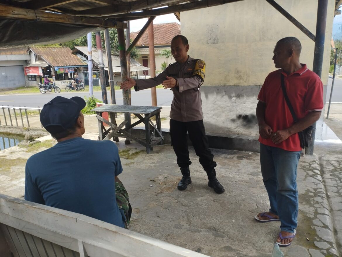 Jaga Harkamtibmas Kondusif, Polsek Cihaurbeuti Cooling System ke Masyarakat Desa Cihaurbeuti