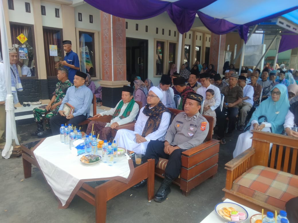 Polsek Cisaga Polres Ciamis Ikuti Kegiatan Peringatan Isra Mi’raj di Desa Mekarmukti