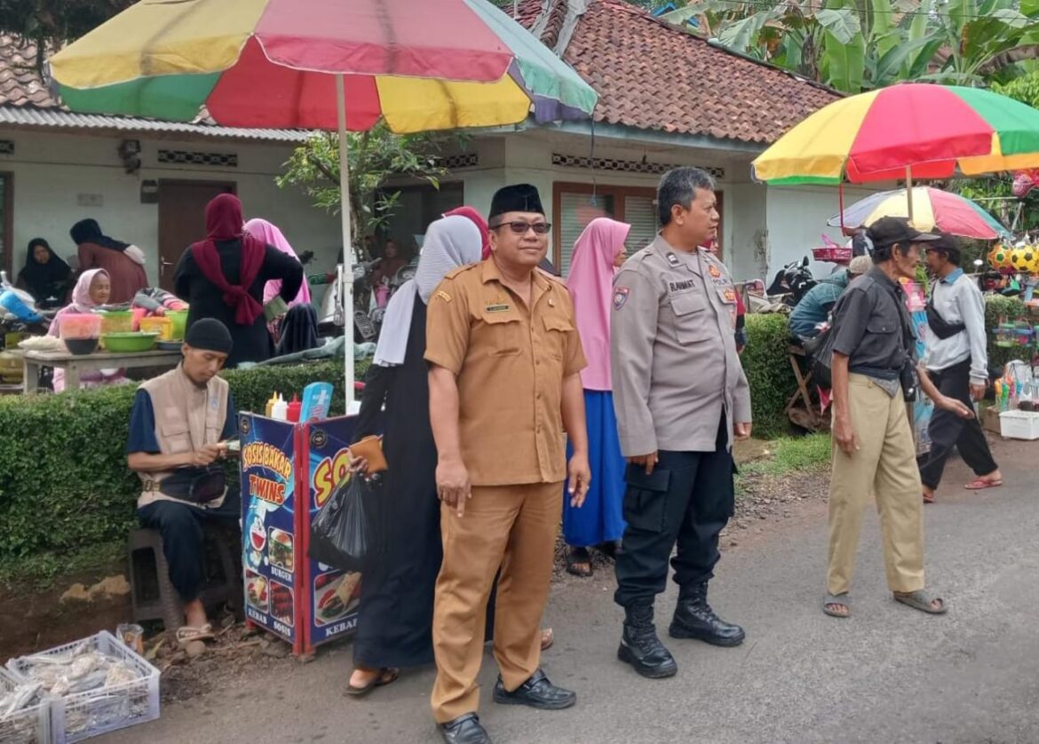 Polsek Sukadana Polres Ciamis Hadiri Pengajian Rutin Bulanan Desa Sukadana