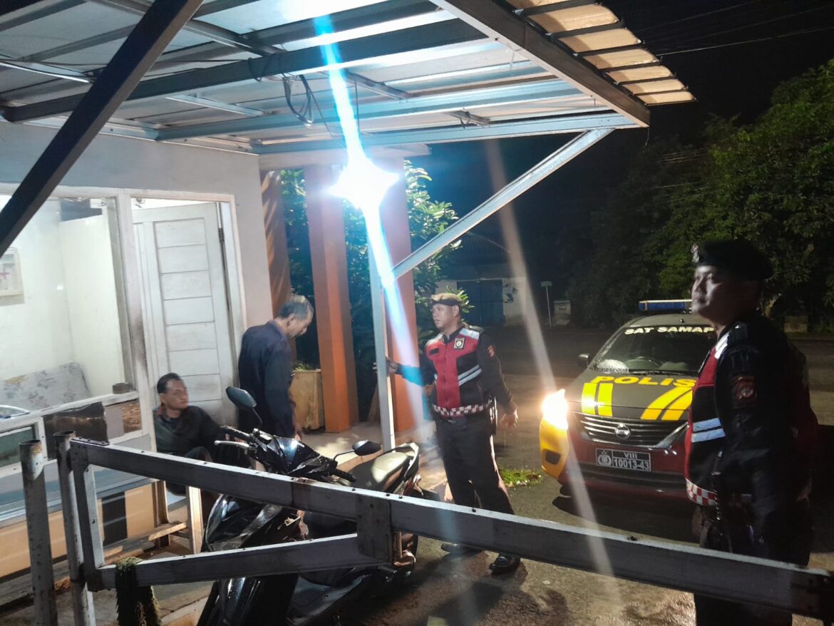 Humanis, Personel Samapta Polres Ciamis Patroli Perum Garden Valey Beri Imbauan Kamtibmas