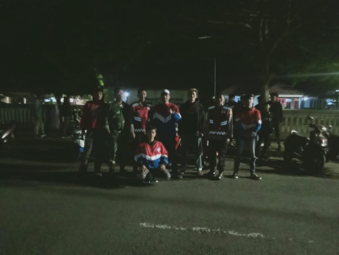 Jaga Harkamtibmas, Polsek Kawali Intensifkan Patroli Gabungan Kewilayahan Saat Malam Hari