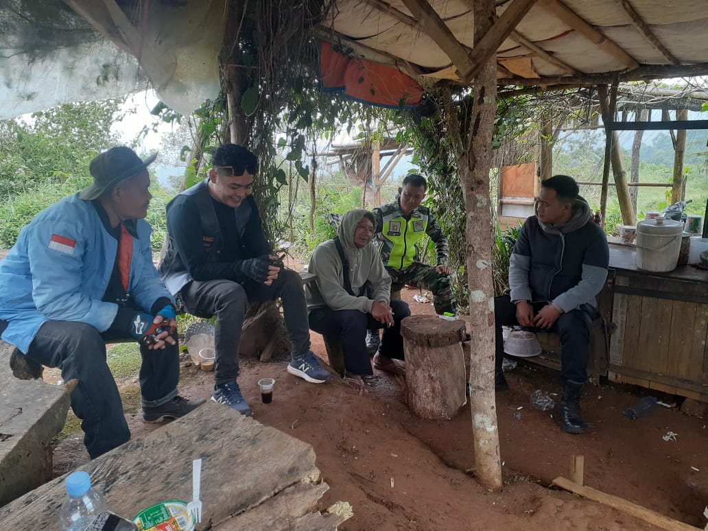 Soliditas TNI-Polri, Polsek dan Koramil Panjalu Cooling System ke Warga di Desa Cibeureum