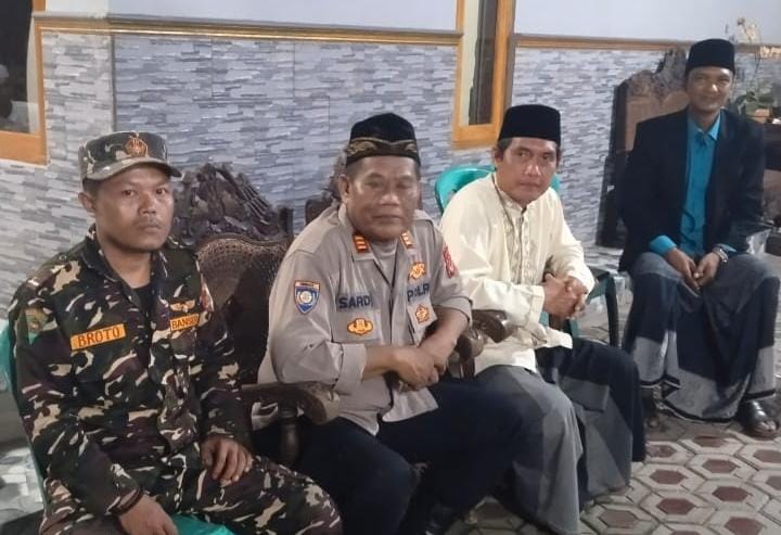 Polsek Banjarsari Polres Ciamis Ikuti Kegiatan Peringatan Isra Mi’raj di Desa Ciherang