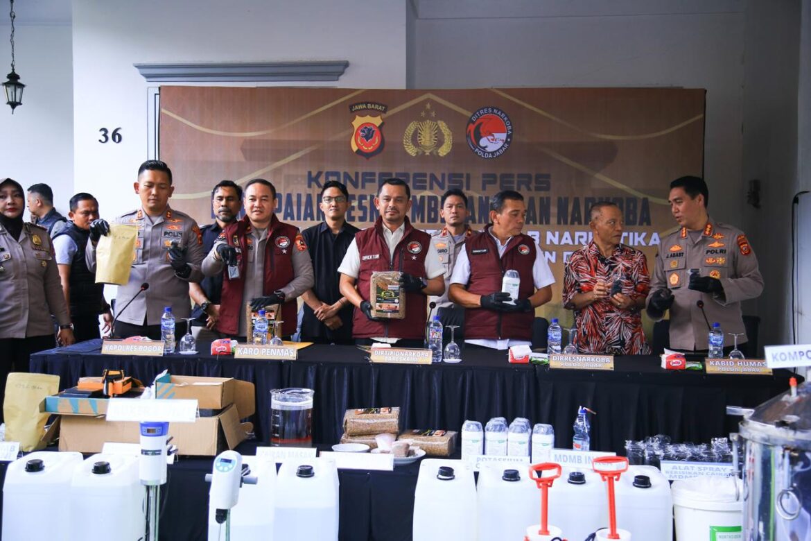 Polres Bogor Bersama Dit Narkoba Polda Jabar Berhasil Ungkap Pabrik Rumahan Tembakau Sintenis 1 Ton, Lima Juta Jiwa Terselamatkan