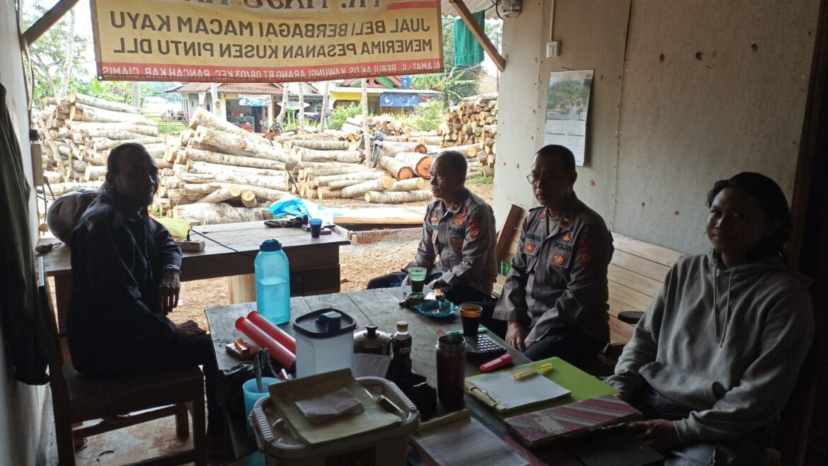 Cooling System, Polsek Rancah Polres Ciamis Koorkom Kamtibmas ke Warga Kawunglarang