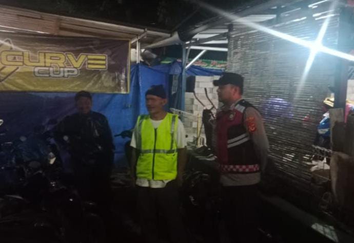 Cipkon Di Jam Rawan, Personel Polsek Sukadana Polres Ciamis Patroli Kamtibmas Hingga Subuh