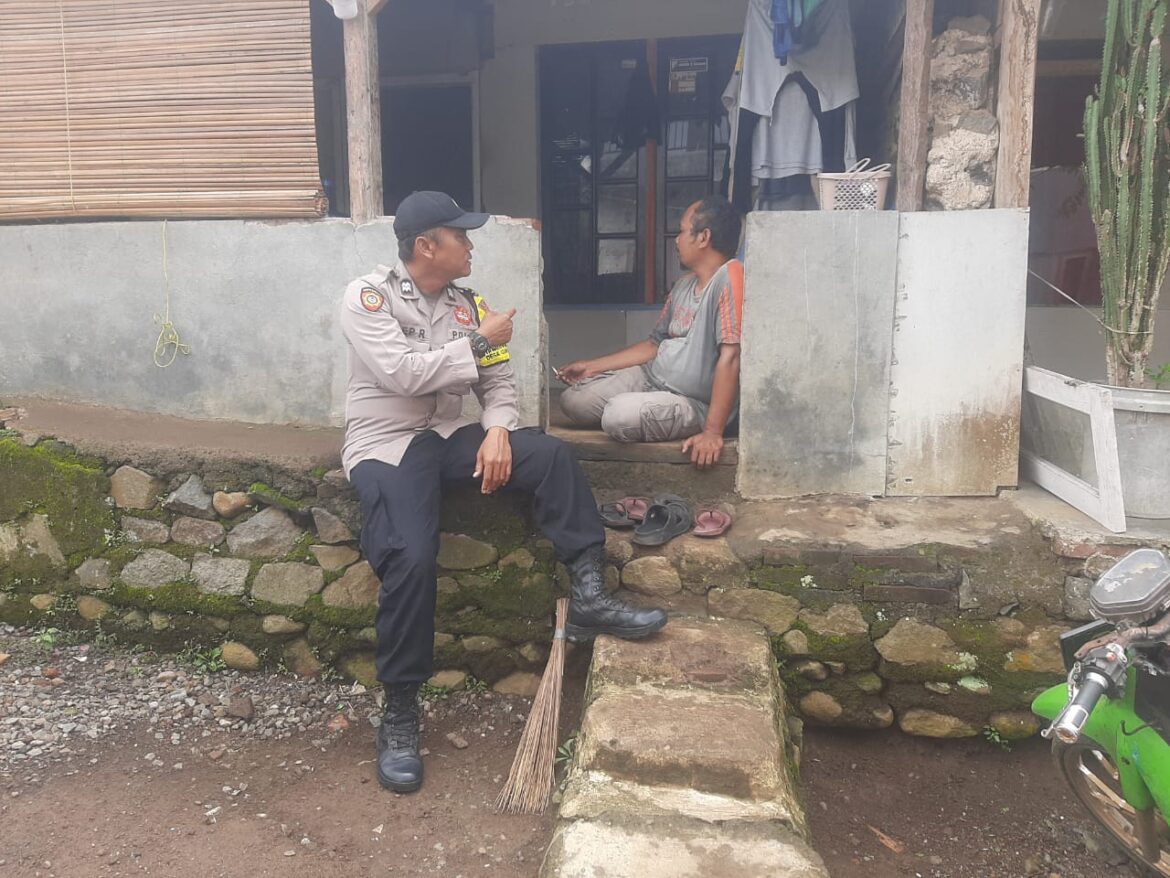 Silaturahmi Bhabinkamtibmas ke Warga Desa Budiasih, Upaya Dengarkan Aspirasi Masyarakat