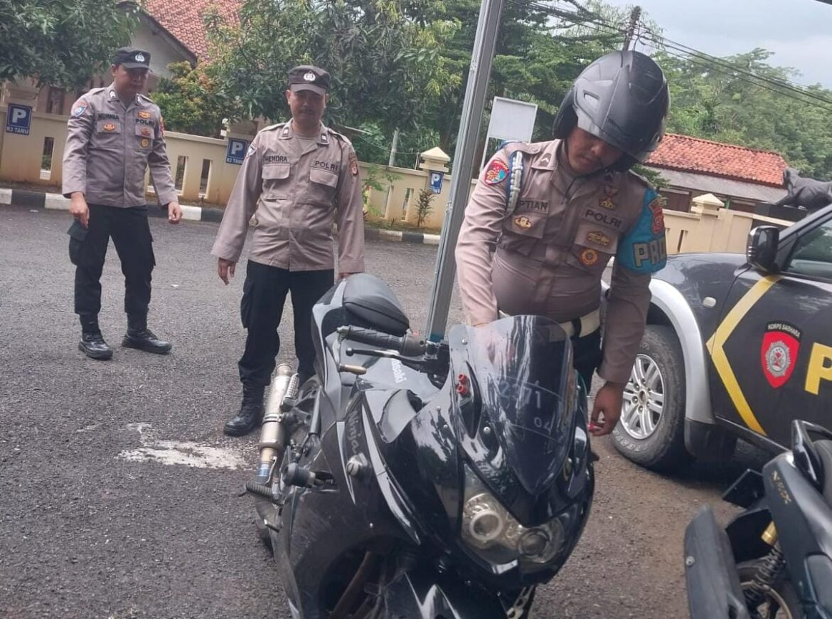 Operasi Keselamatan Lalu Lintas 2025 di Wilkum Polsek Cimaragas: Penegakan Disiplin dan Keselamatan Berkendara