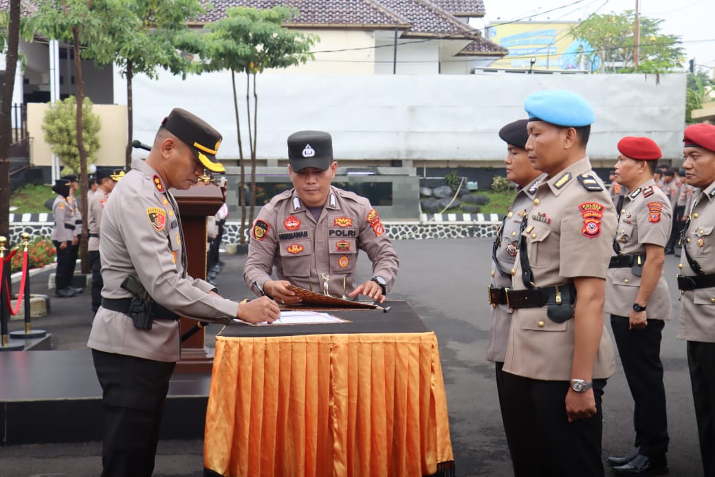 Kapolres Ciamis Pimpin Sertijab PJU dan Dua Kapolsek Jajaran Polres Ciamis