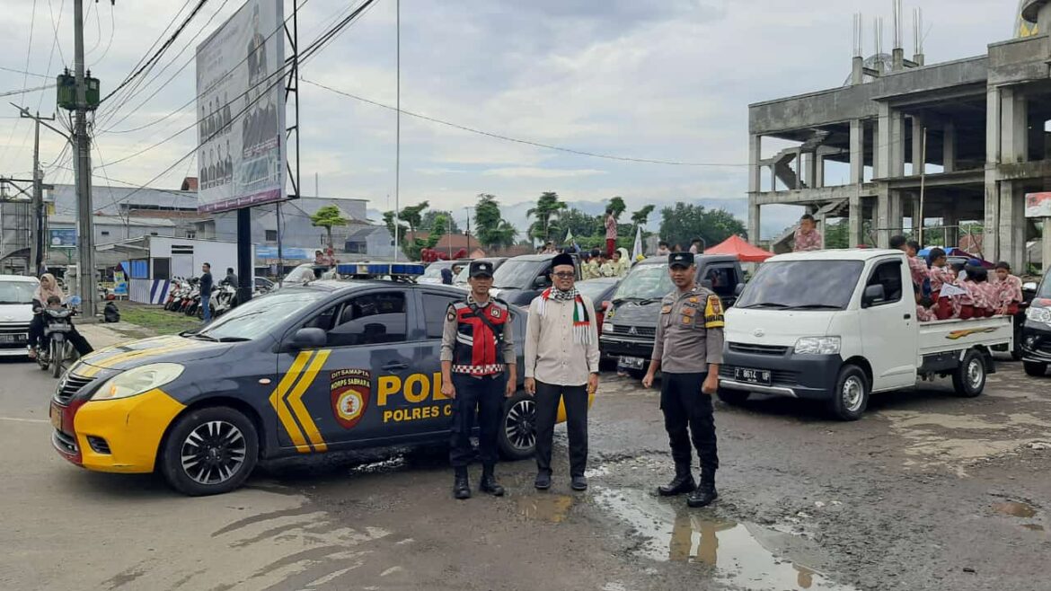 Pengawalan Pawai Ta’aruf Menyambut Bulan Suci Ramadhan 1446 H oleh Polsek Banjarsari Berjalan Lancar dan Kondusif