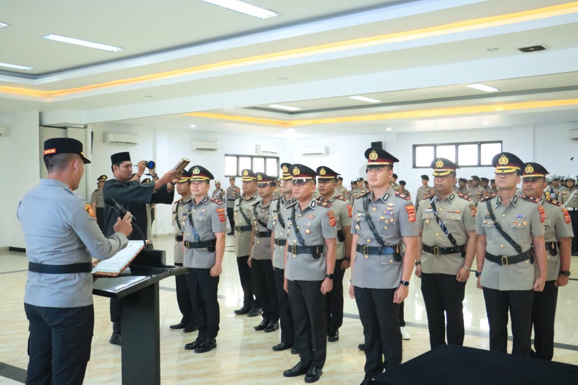 Kapolres Bogor Pimpin Langsung Upacara Sertijab Wakapolres, Kabag Ops, Para Kasat, dan Kapolsek Polres Bogor serta Kenaikan Pangkat Pengabdian TMT 1 Februari 2025
