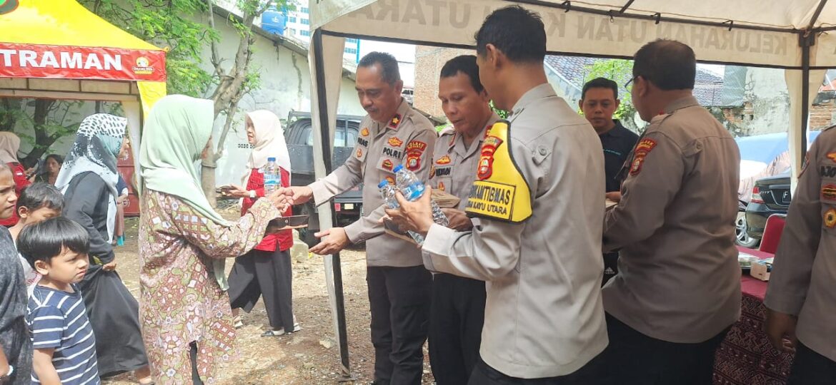 Polsek Matraman Bagikan 300 Paket Makan Gratis untuk Warga