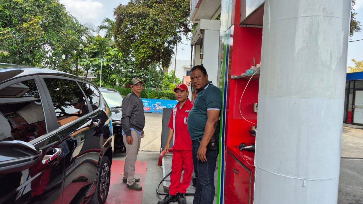 Polsek Kramatjati Lakukan Monitoring SPBU, Pastikan Tidak Ada Oplosan PERTAMAX dan PERTALITE