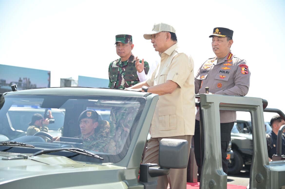 Penyerahan 700 Kendaraan Operasional Maung MV 3 Produk PT Pindad