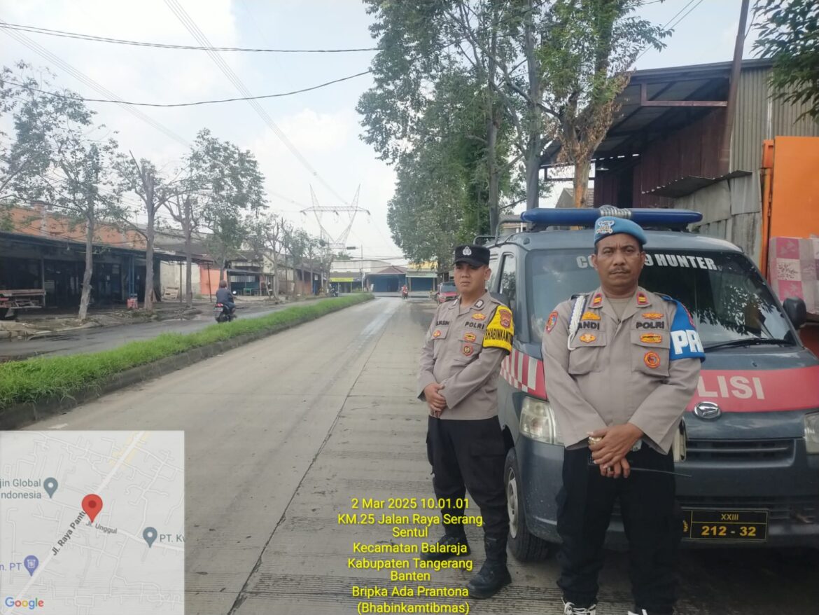 Personil Polsek Balaraja Melaksanakan Patroli Preventif Siang Hari Guna Antisipasi Guantibmas di Jalan Raya Serang Wilayah Hukum Polsek Polresta Tangerang