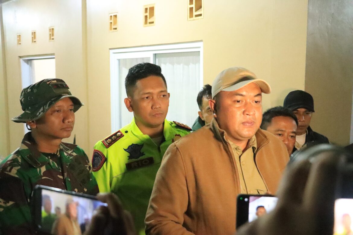 Kapolres Bogor Dan Jajaran Bersama Forkompinda Tanggulani Penanganan Musibah Bencana Alam Di Beberapa Wilayah Hukum Cisarua Kabupaten Bogor