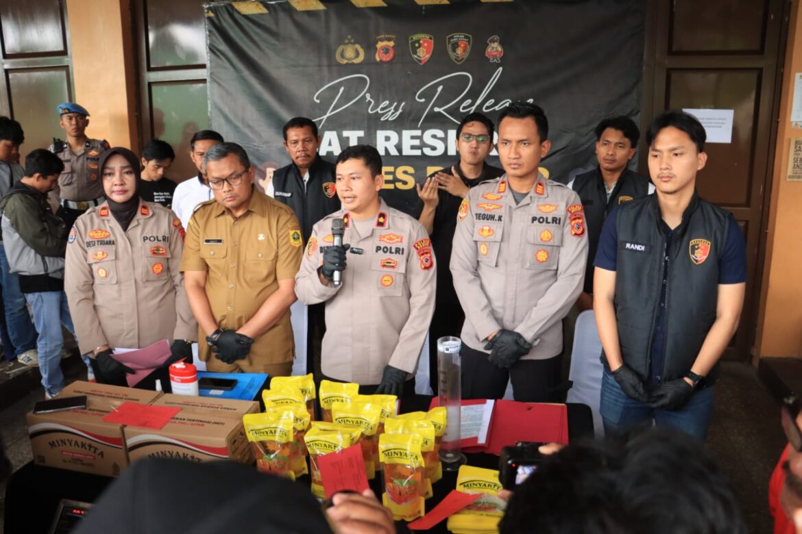 Polres Bogor Ungkap Kasus Pemalsuan Minyak Goreng “MINYAKITA” Tersangka Terancam Hukuman Berat