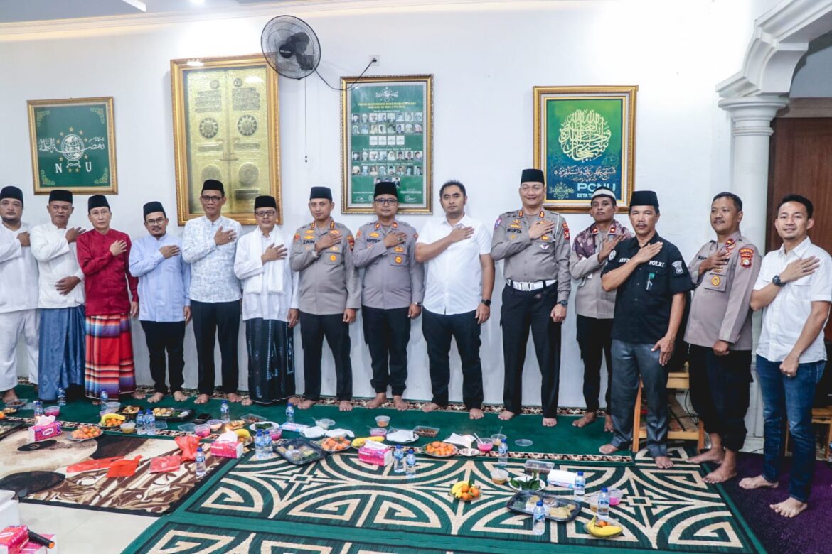 Silaturahmi dan Bukber Bersama Ketua DMI Prov Banten, Kapolres Metro Tangerang: Ulama adalah Cooling System bagi Masyarakat