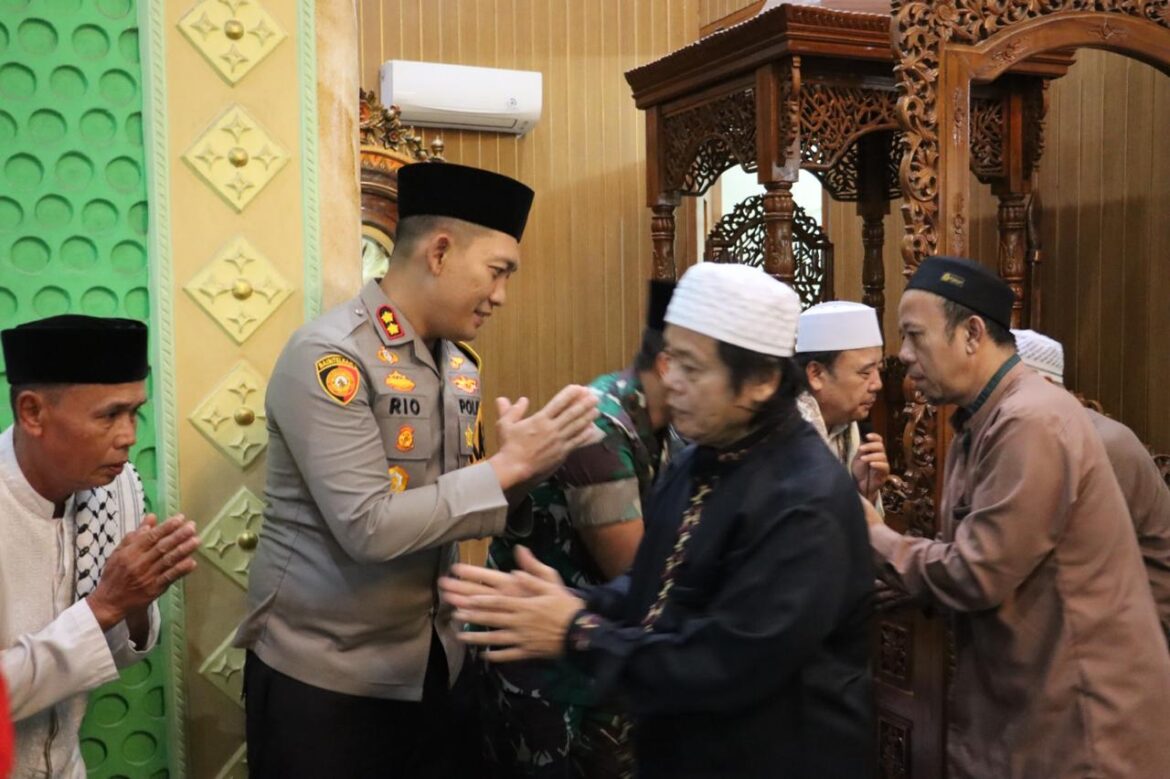 Bentuk Jalinan Silahturahmi Jajaran Polres Bogor Dan Masyarakat, Kapolres Bogor Giat Sholat Taraweh Bersama