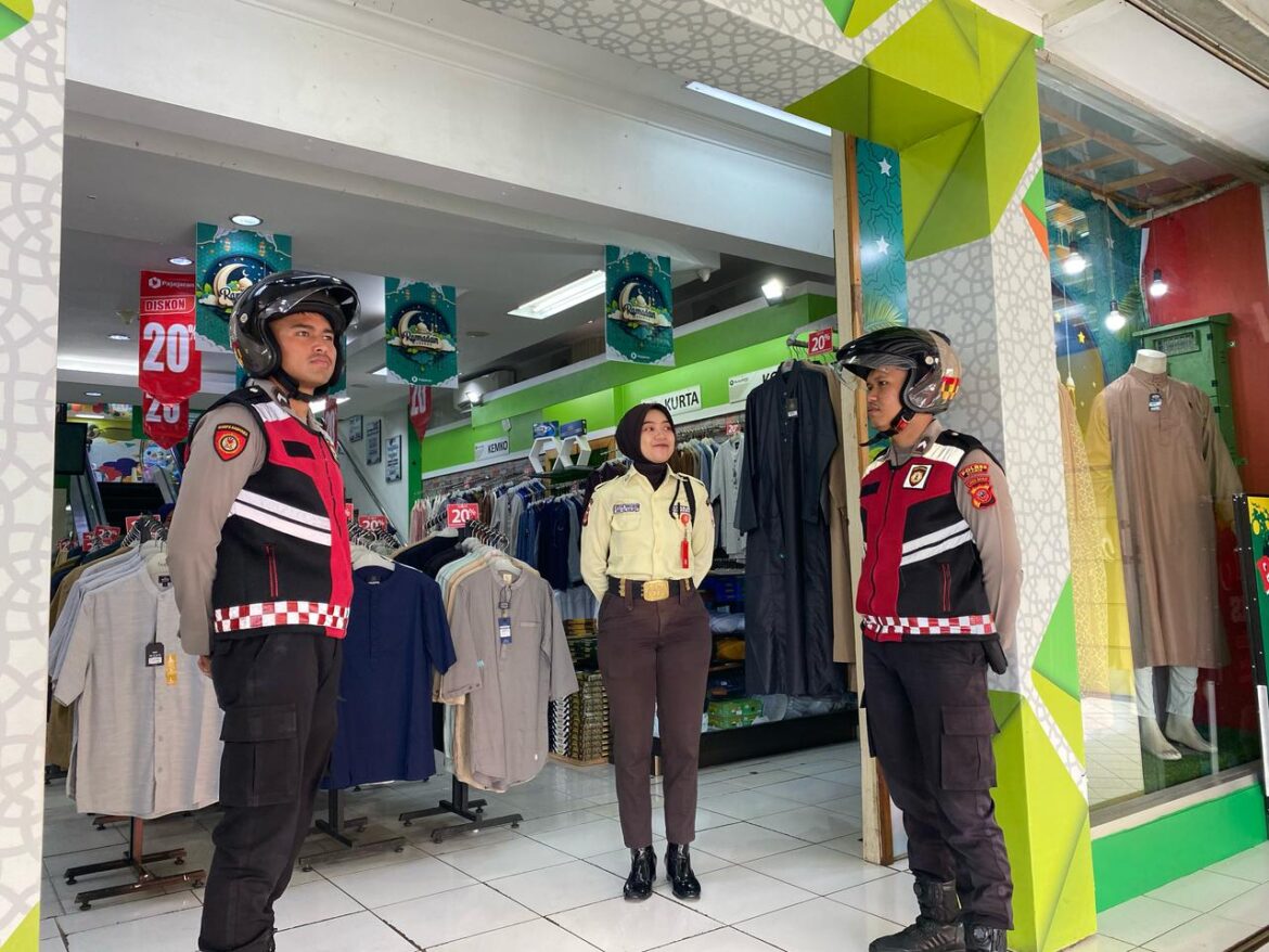 Jaga Harkamtibmas, Sat Samapta Polres Ciamis Patroli Roda 2 ke Pusat Perbelanjaan di Ciamis