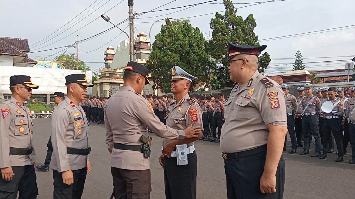 Dua Personel Polres Ciamis Naik Pangkat Pengabdian, Bukti Dedikasi dan Loyalitas Tanpa Cela!