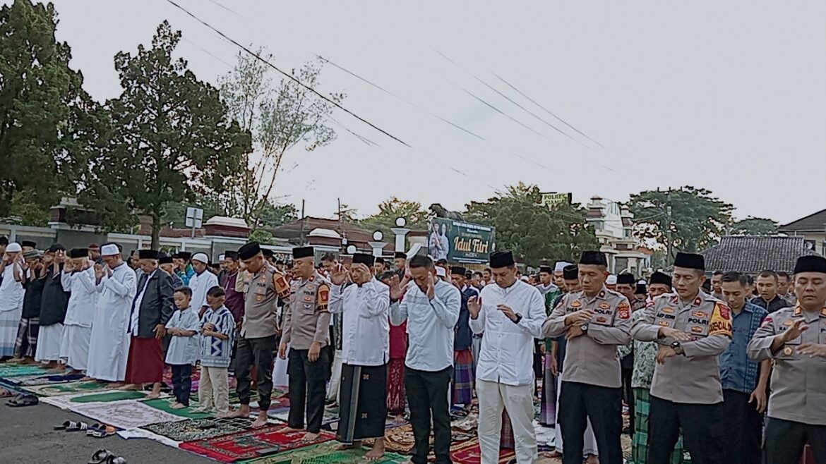 Ribuan Jamaah Padati Mapolres Ciamis untuk Sholat Idul Fitri 1446 H: Momentum Kembali ke Fitrah dan Menebar Kebaikan