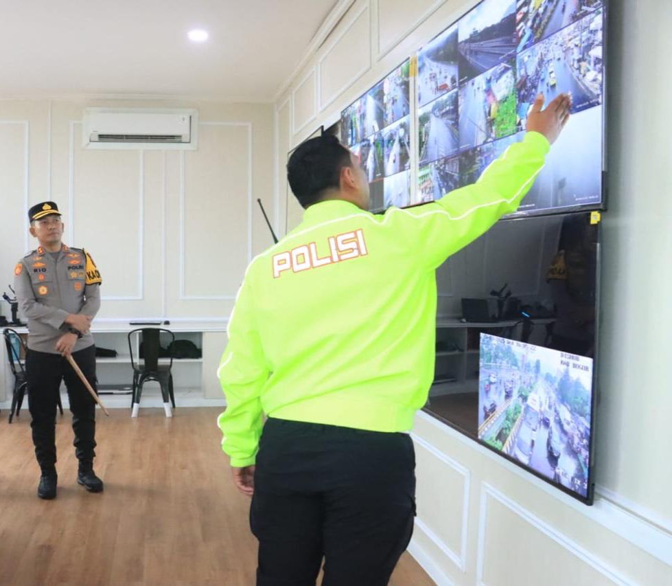 Kapolres Bogor Lakukan Pemantuan Arus Lalu Lintas Jalur Puncak Terpantau Ramai Lancar Kondusif