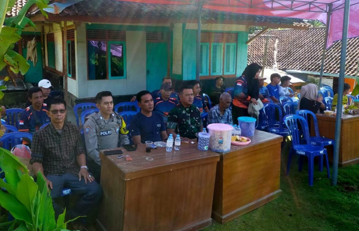 Perkuat Sinergitas, Polsek Cikoneng Polres Ciamis Ikuti Acara Halal Bi Halal Warga Gegempalan